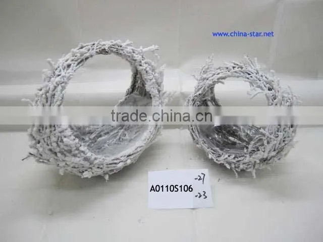 indoor rattan heart planter with snow
