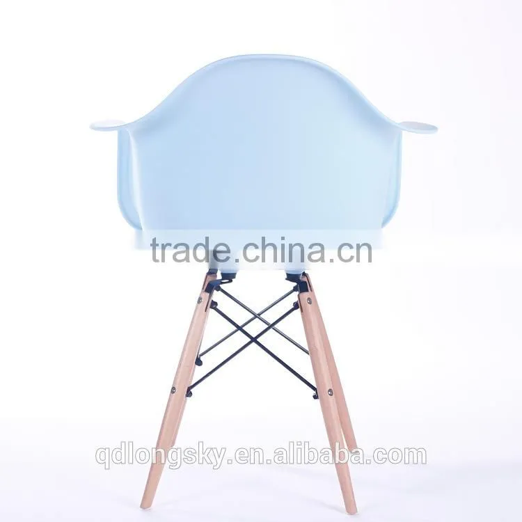 LS-4012 Italian design TATAMI plastic leisure chairs with arms and wood legs
