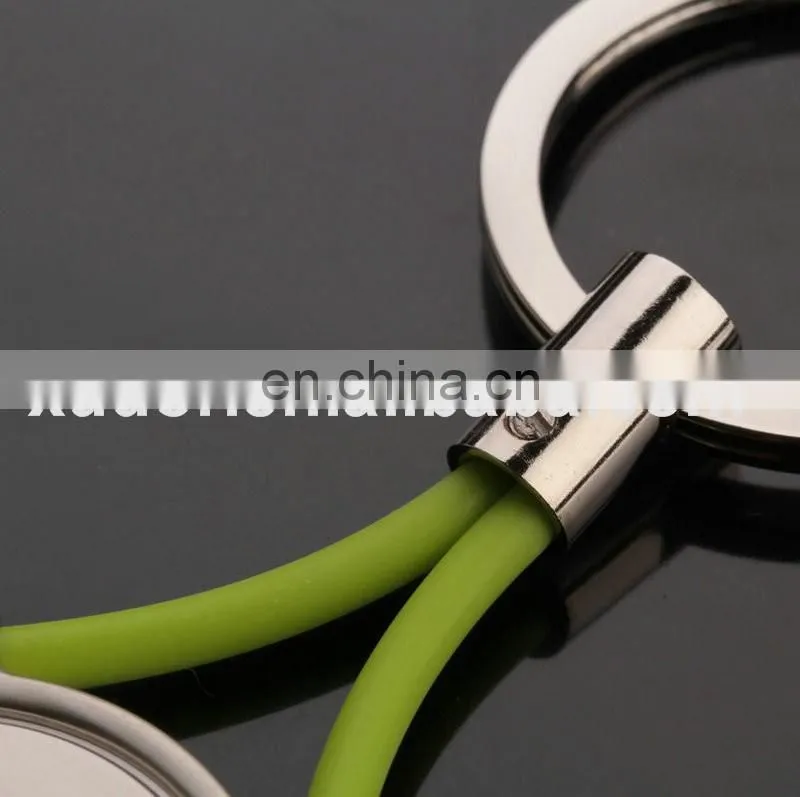 CE certificated factory plastic silicone round shape key chain silicone bracelet key ring