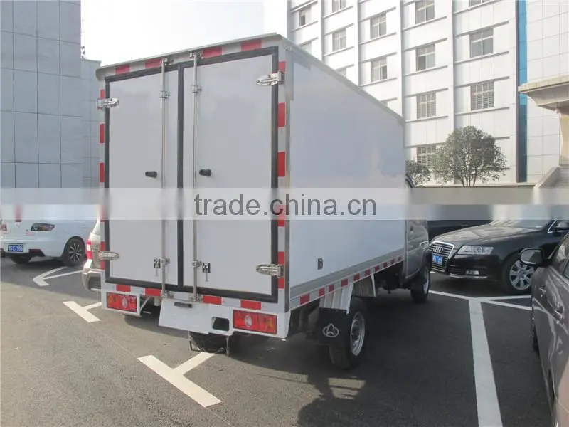 2ton gasoline small refrigerated van