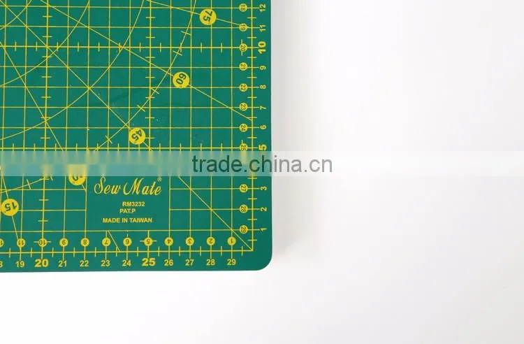 Wholesale Made In Taiwan high quality self-healing rotatable plastic flexible cutting mat