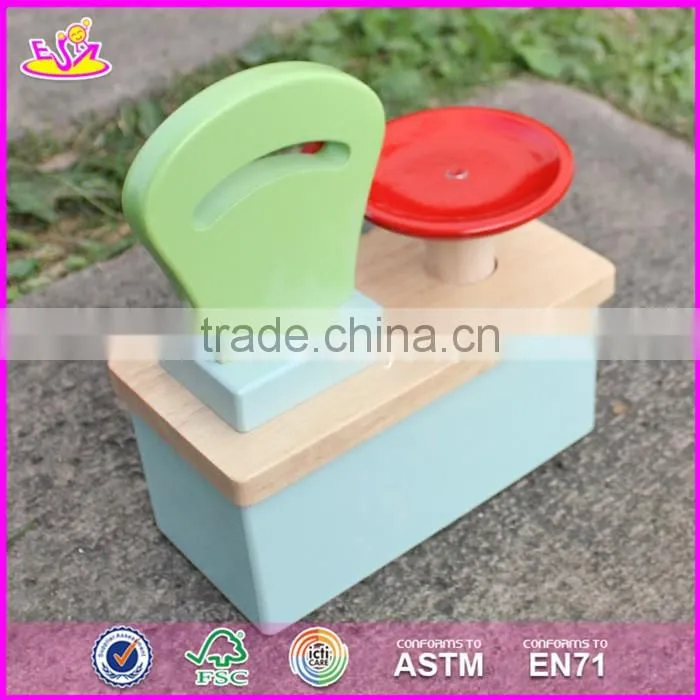 2016 New design children pretend play funny wooden scales toy W10D148