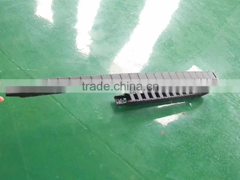 Semiclosed Type and PA66 Material Cable Carrier