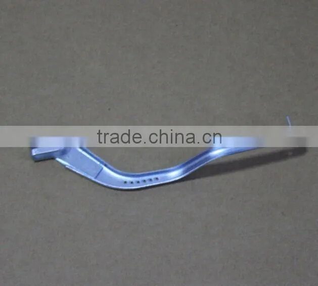 Speed regulating arm for gasoline engine
