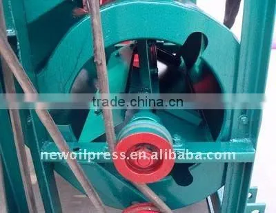 Automatic peanut picker machine