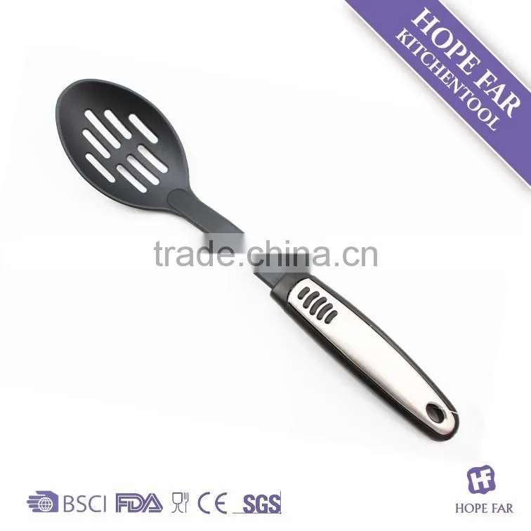 0900020 Hot sale black color nylon slotted scoop