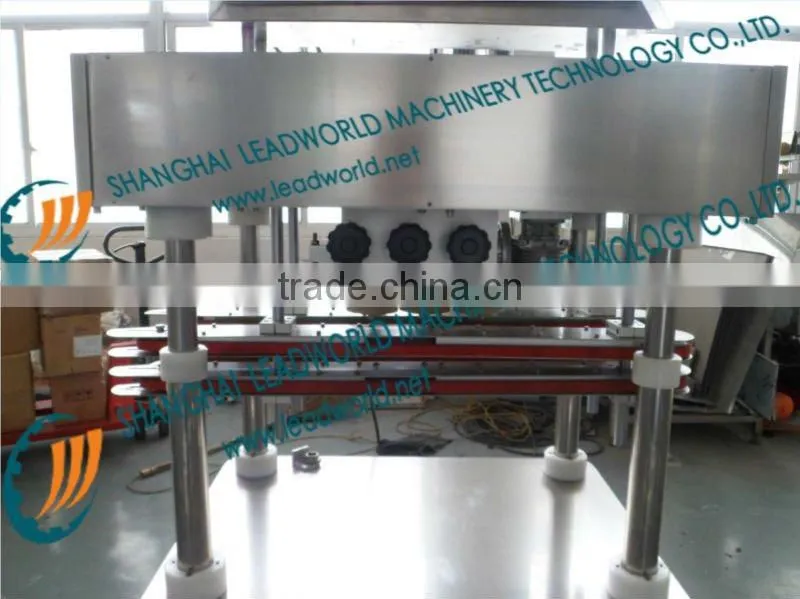 Automatic beer bottle capping machine