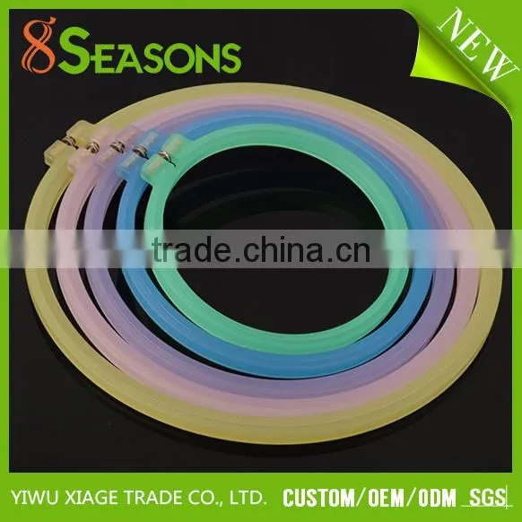 Cheap Wholesale Colorful Plastic Cycle Cross Stitch Embroidery Hoops And Frames