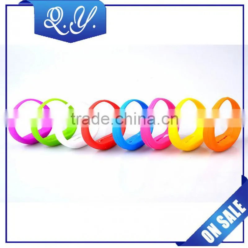 Colorful Plastic Bangles LED Flashing Body Jewelry with Factory Price