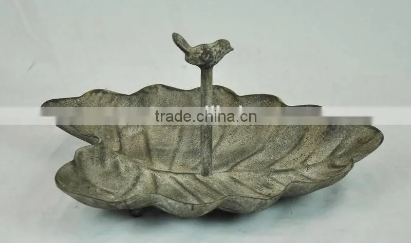 14A527MK Antique leaf-shaped metal tray bird feeder