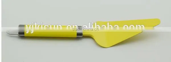 Bright-coloured coating plastic handle cheese cake cutters