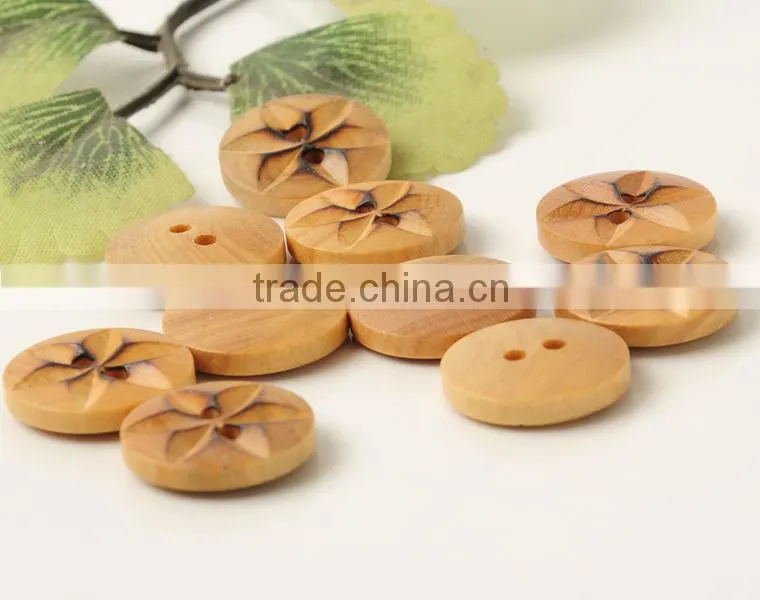 Fancy High Quality 2 Holes Natural Wooden Buttons with Flower Burnt