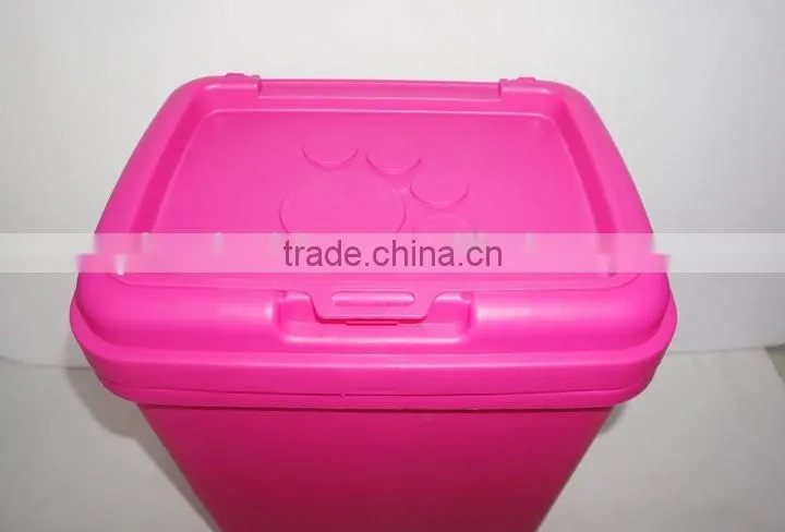 15KG 40LT plastic airtight pet food container with cat paw shaped lid