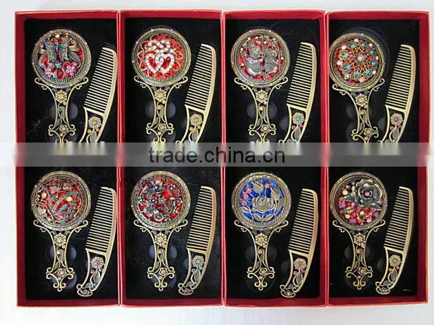 Handle Mirror with comb set