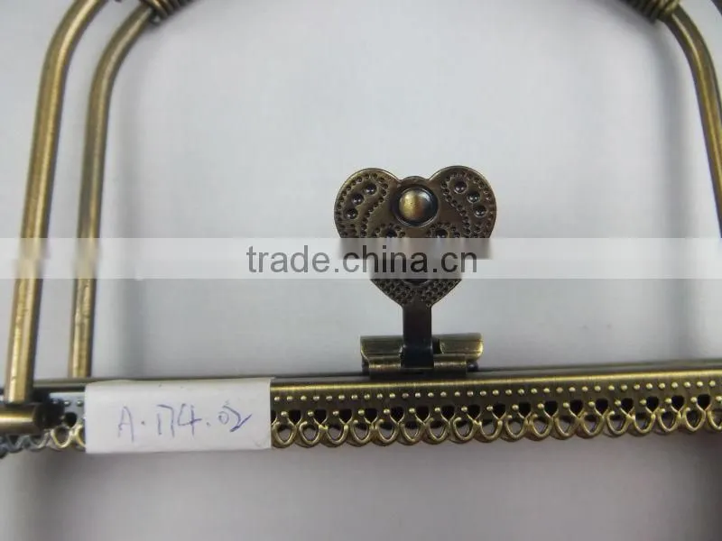 Factory price DIY antique brass kiss lock pinhole metal bag frame with handle&heart-shape clasp