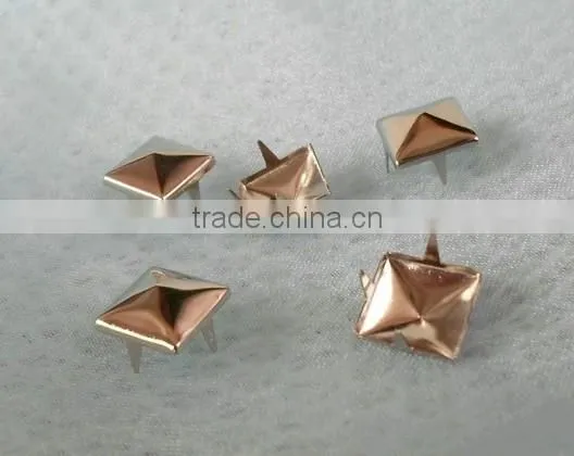 Pyramid claw studs, 4 feet pyramid brass prong studs,conical brass studs
