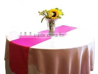 Elegant pintuck table runner covering for table cloth