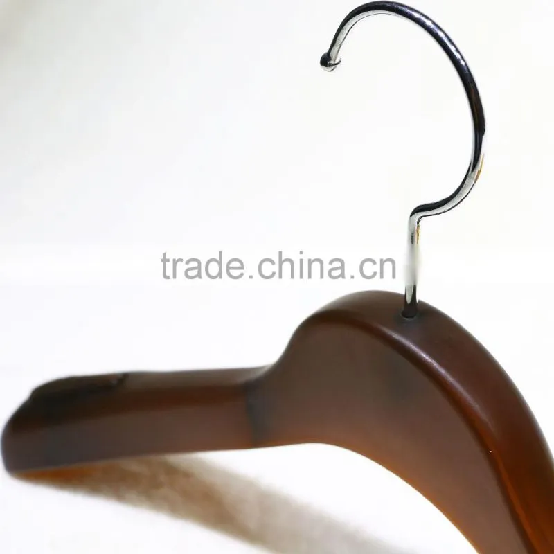 Anti slip Brown color plastic coat hanger for clothes