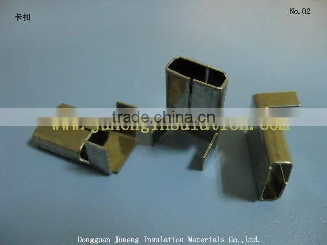Toggle clips / wing seal