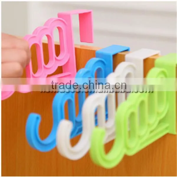 Japanese Portable Clothes Rack Hook Hanging in Back Door