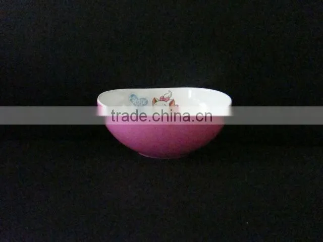 White round melamine saucer with logo inside