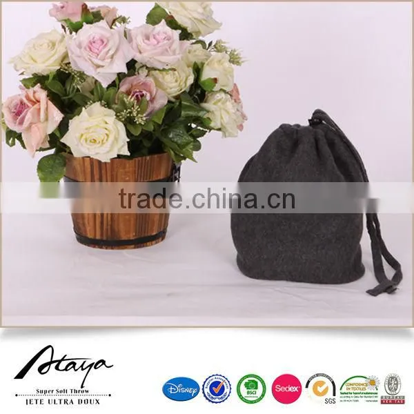 2015 new design anti-pilling fleece solid hat scarf and glove set