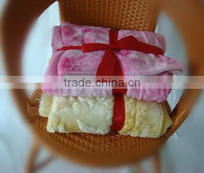 Supermarket Wholesale Bandhnu Pattern Soft PV Fleece Blanket with Silk Ribbon in 180*220cm Size