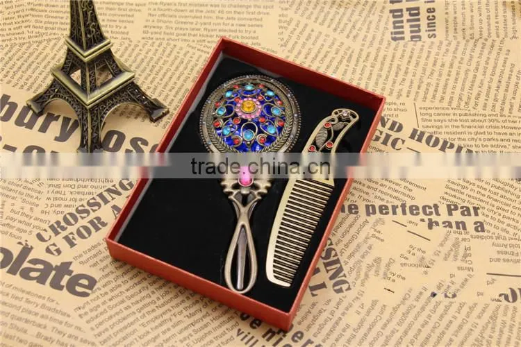 Retro Rhinestone Ladies Makeup Compact Pock Hand Held Mirror Hair Comb Set