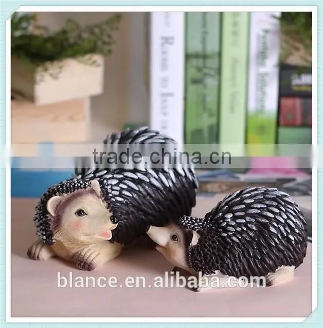 resin hedgehog figure hedgehog staute for home decoration