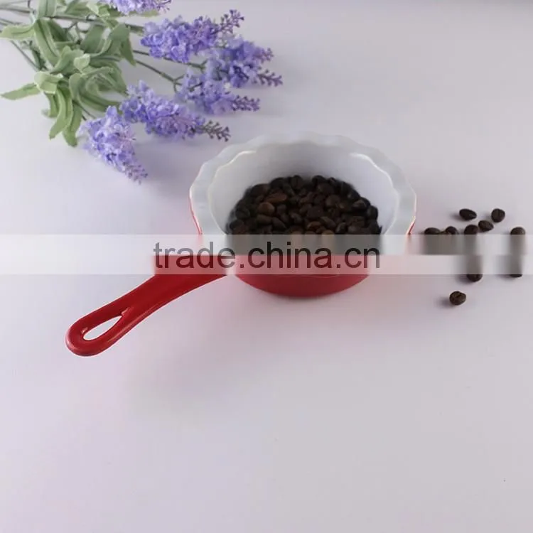 China suppliers kitchen cookware ceramic baking pans with red handle