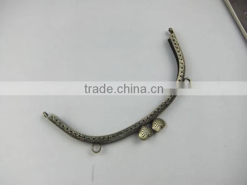 NEW!Antique Brass Metal Sewing Purse Frame China Direct Supplier DIY Purse Frame With Heart Shape Clasp