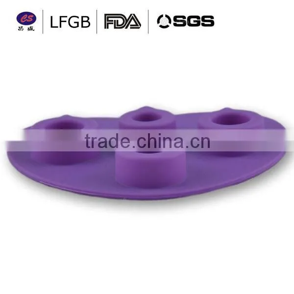 2014 new design attrictive professional funny shape Silicone Ice cube Tray