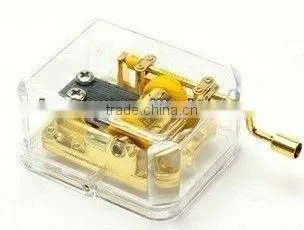 Hand crank music box