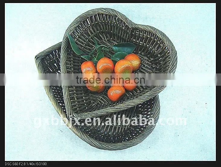 Heart shaped rattan weave storage shallow fruit plate set of two