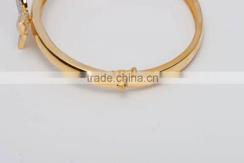 New Design Personalized New Gold Hand Chain Bracelet