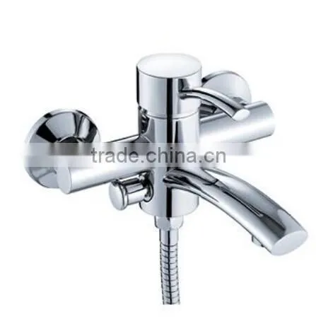 Chrome bath faucet hot and cold water tap