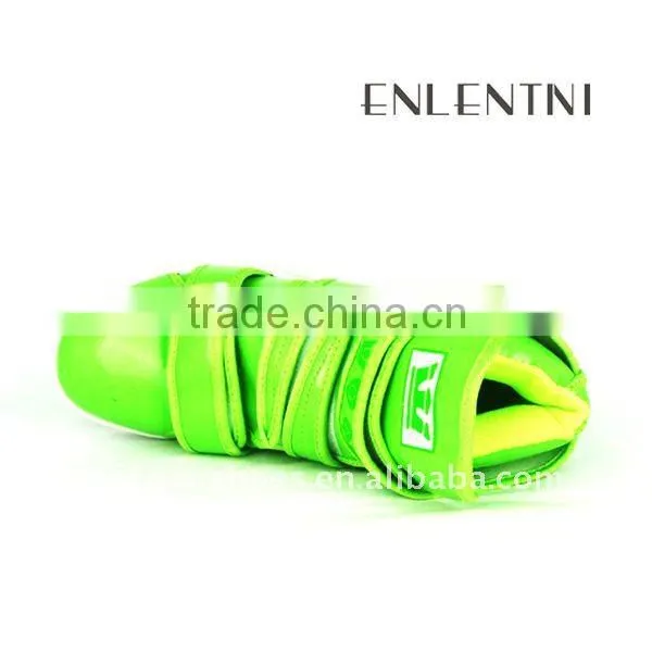 Chinese manufacturers wholesale men's fashion leisure sports shoes