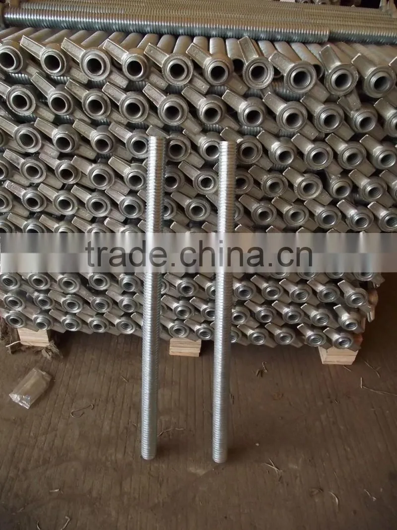 Galvanized universal swivel base jack for scaffoldings