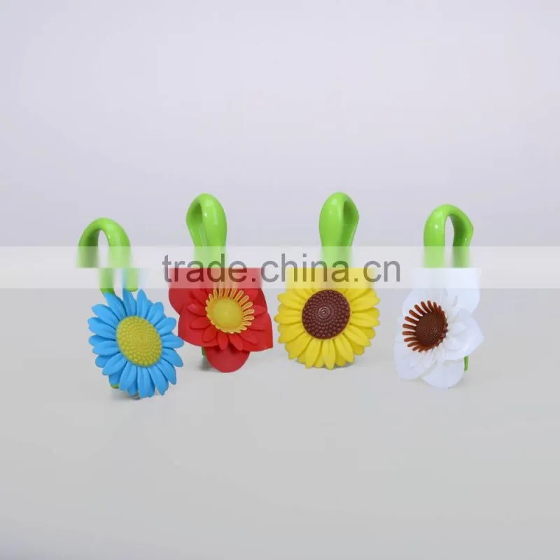 12pcs V design assorted plastic color clothes clips pegs