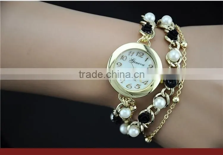 Fashion Luxury Rhinestone Bracelet Women Watch Ladies Quartz Creative Watch Casual Women Relogio Feminino China Supplier
