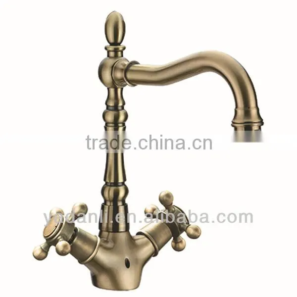 dual lever traditional kitchen faucet M182B