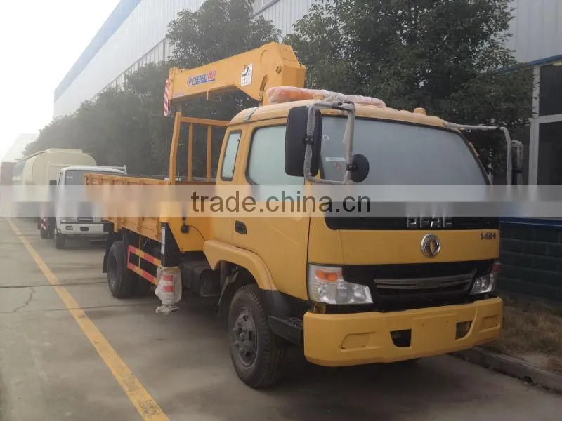 Dongfeng 5 tons truck crane