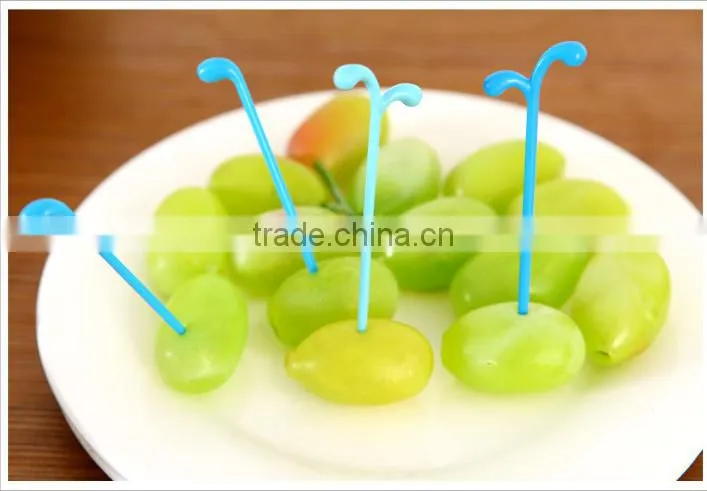 Wholesale Stock Small Order Lovely Beluga Fruit Fork