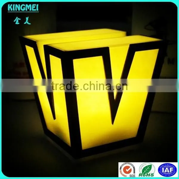 Triangle 3d rechargeable LED table lamp & table lamp with battery & light up lamp plastic
