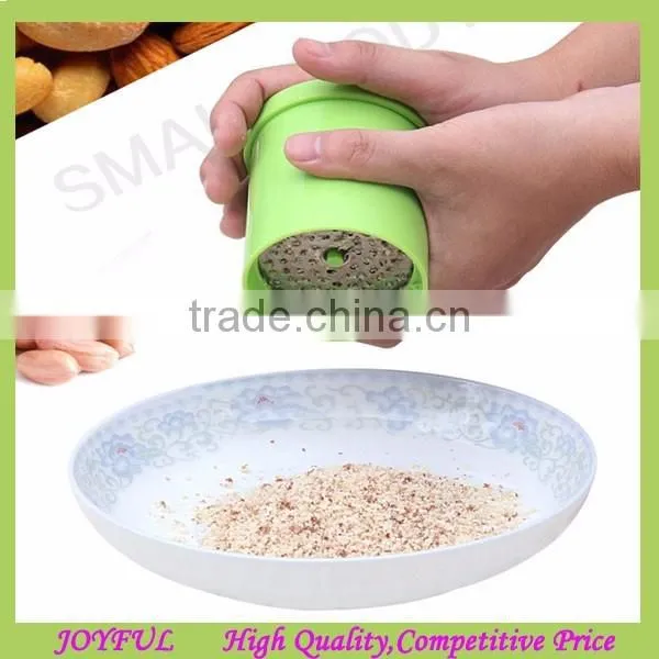 2017 New arrival kitchen tools manual dry fruit nut grinder