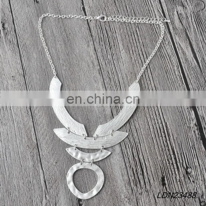 Silver Hammered Circle Necklace