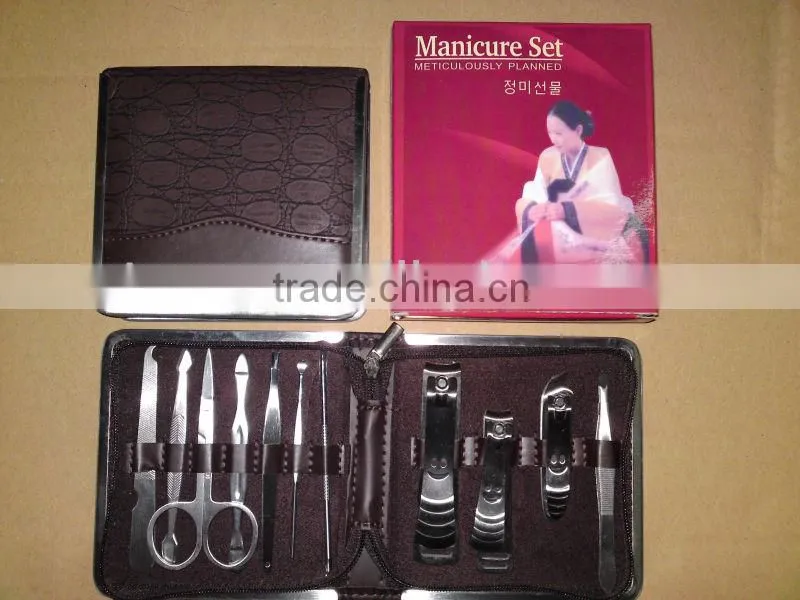 MRT-018 11pcs PU bag with colored box stainless steel manicure gift set