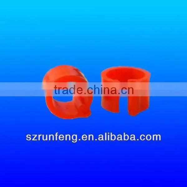 Plastic toe ring for birds