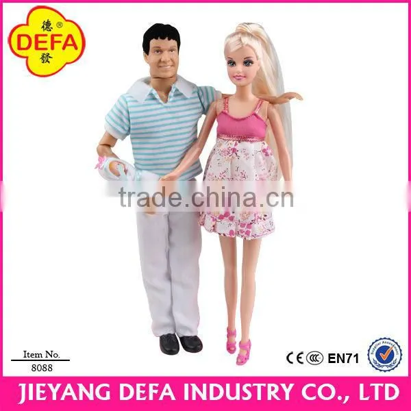 Defa Lucy family style father, pregnancy mother and child outside together