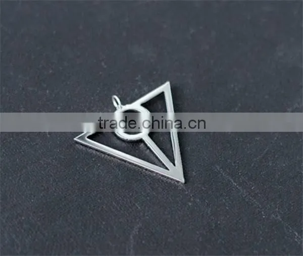 Personality Stainless Steel Silver Unique Charm Jewelry Triangle Pendant Geometry Jewelry
